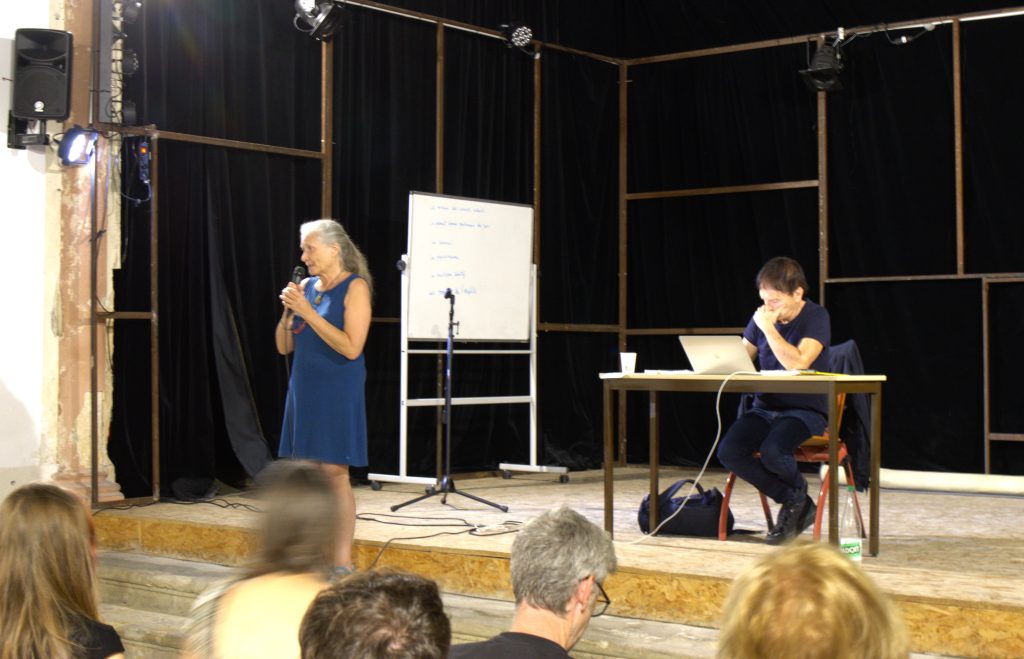 Isabelle Filliozat introduit la conférence sur le trauma collectif